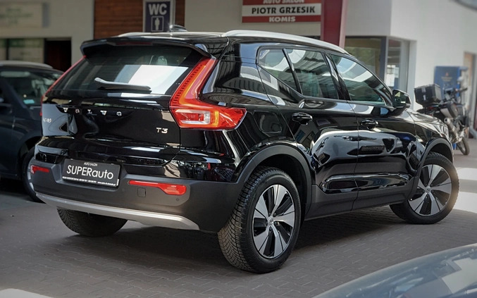 Volvo XC 40 cena 124900 przebieg: 63000, rok produkcji 2020 z Golub-Dobrzyń małe 667